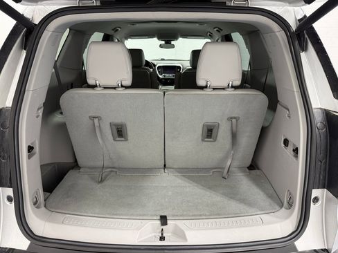 Used 2020 GMC Acadia SLT w/ LPO, Cargo Package AWD/4WD image 46