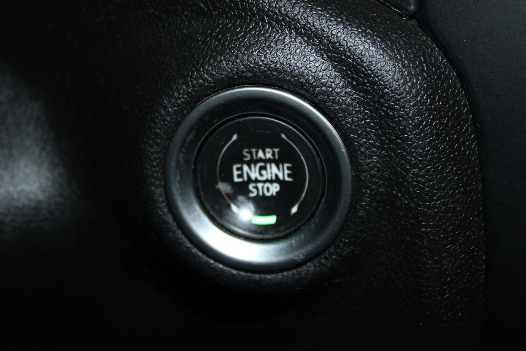Used 2022 GMC Sierra 1500 AT4 w/ Technology Package AWD/4WD image 22