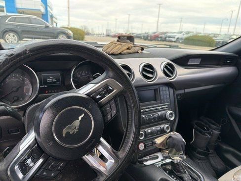 Used 2016 Ford Mustang Coupe image 3