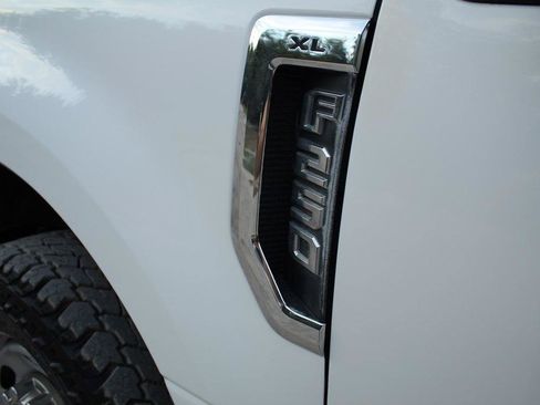 Used 2022 Ford F250 XL w/ Power Equipment Group AWD/4WD image 9