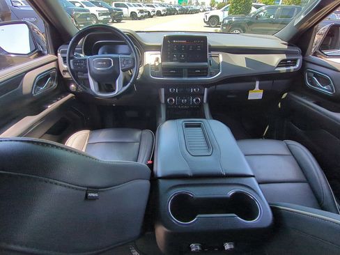 Used 2024 GMC Yukon XL SLT RWD image 20