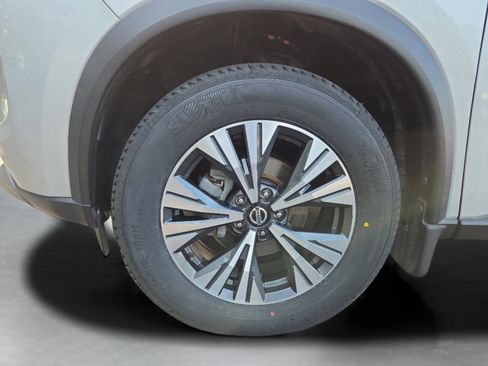 Used 2021 Nissan Rogue SV image 38