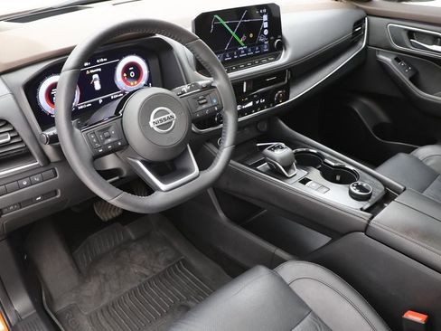 Used 2021 Nissan Rogue Platinum image 16