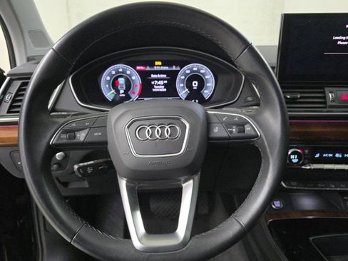 Used 2024 Audi Q5 e Prestige w/ Prestige Package image 2