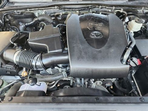 Used 2020 Toyota Tacoma TRD Sport w/ Technology Package image 32