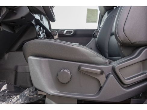 New 2025 Ford Bronco Big Bend w/ Black Diamond Package image 18