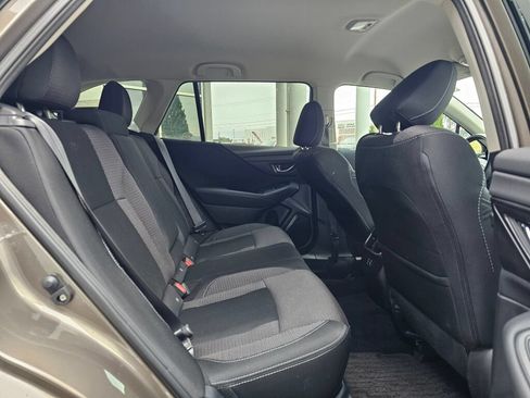 Used 2024 Subaru Outback Premium AWD/4WD image 13