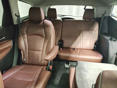 Used 2021 Buick Enclave Avenir w/ Avenir Technology Package image 28