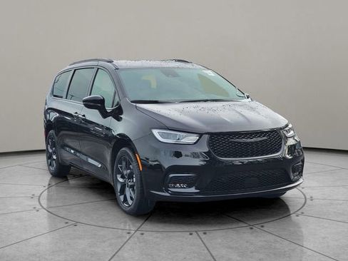 New 2026 Chrysler Pacifica Select w/ S Appearance Package AWD/4WD image 14