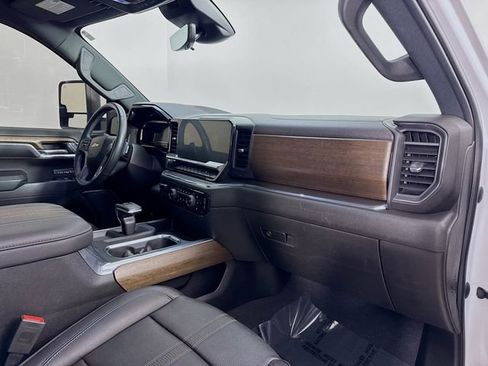 Used 2023 Chevrolet Silverado 1500 High Country w/ High Country Premium Package image 30