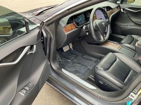 Used 2020 Tesla Model S Performance image 9