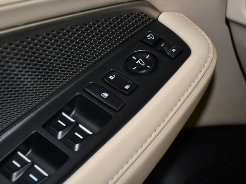 Used 2022 Acura MDX w/ Technology Package AWD/4WD image 34