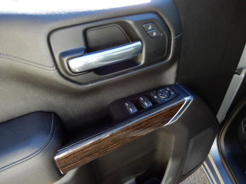 Used 2019 GMC Sierra 1500 SLE w/ SLE Value Package image 24