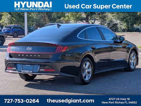 Used 2022 Hyundai Sonata SE w/ Cargo Package image 5