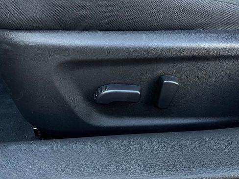 Used 2025 Nissan Altima 2.5 SV image 11