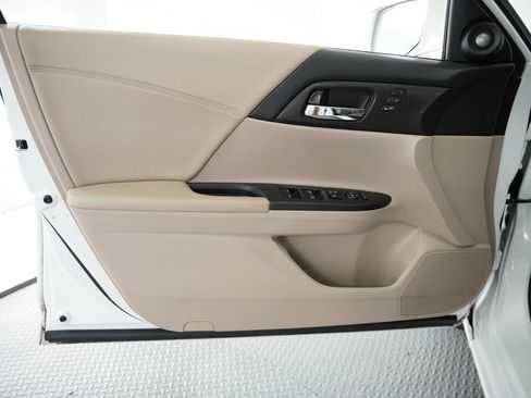 Used 2014 Honda Accord EX-L image 42