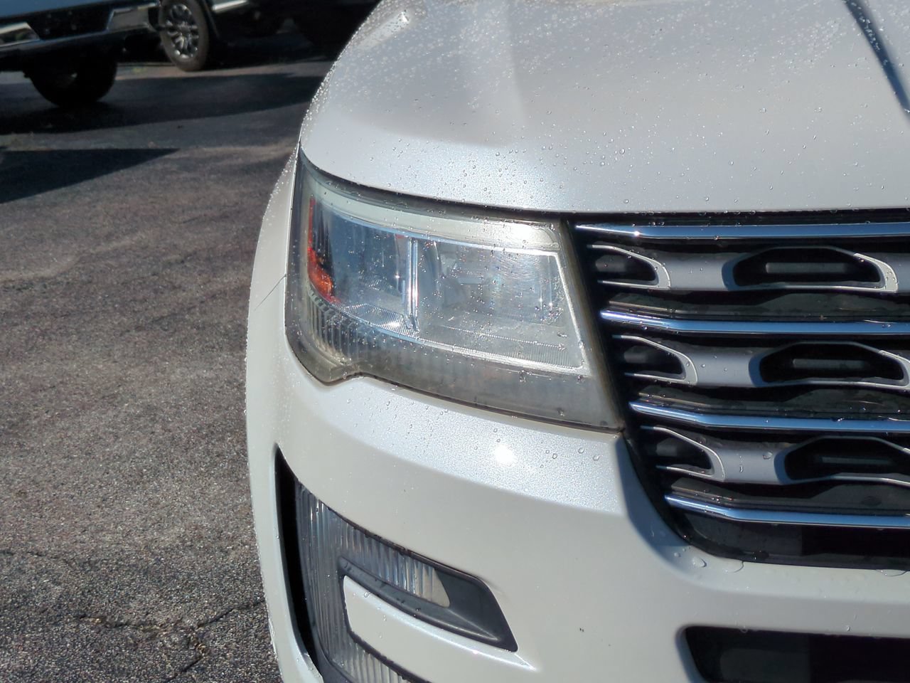 Used 2017 Ford Explorer Limited w/ Equipment Group 301A FWD image 10