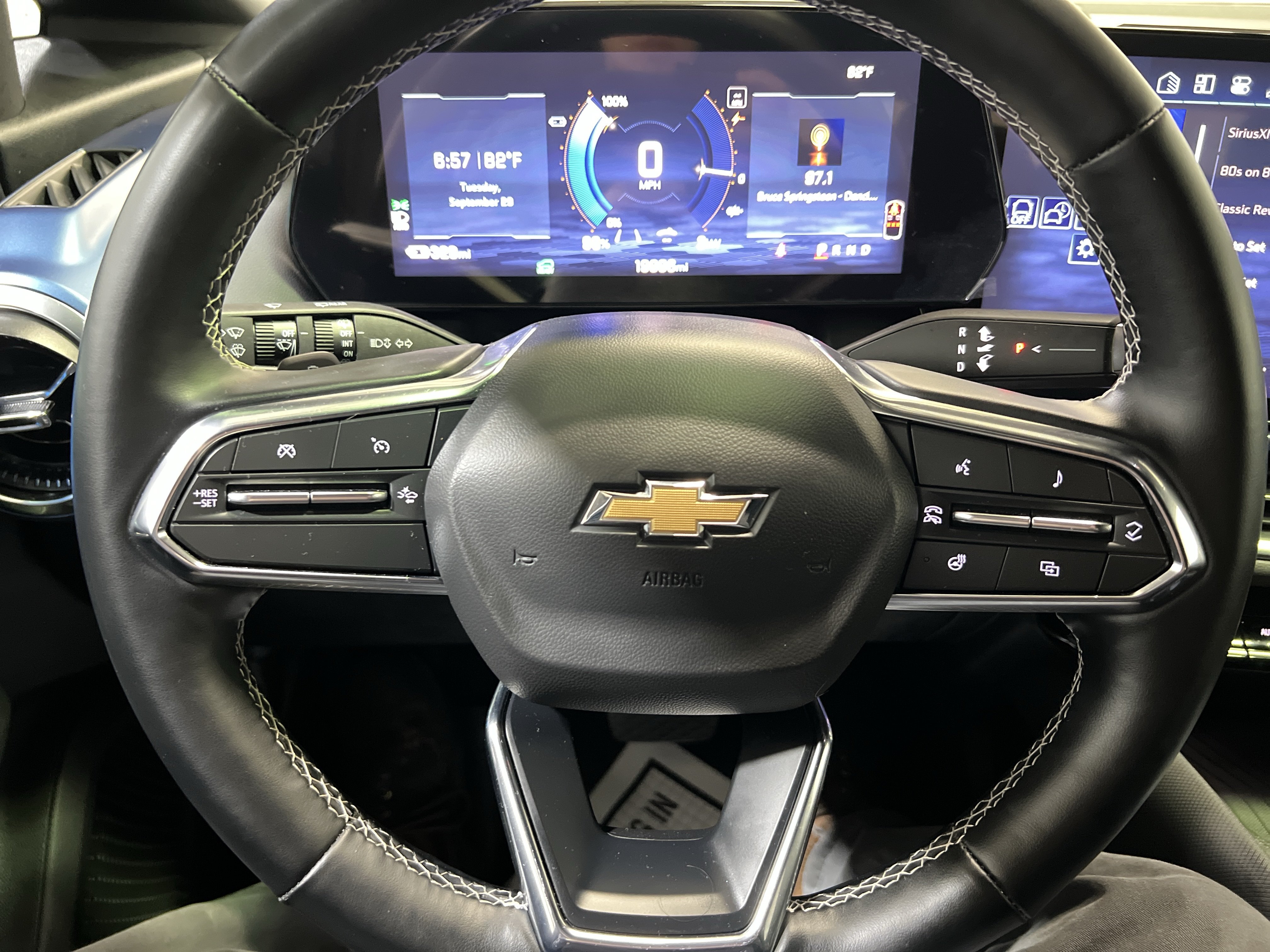 Certified 2024 Chevrolet Equinox EV LT FWD image 22