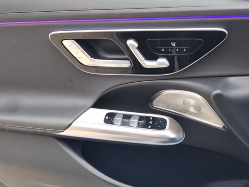 Used 2025 Mercedes-Benz E 350 4MATIC Sedan image 14