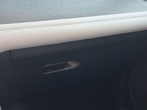 Used 2025 Ford Explorer Platinum w/ Ultimate Package image 23