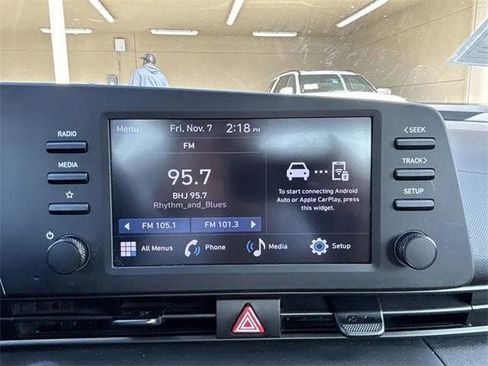 Used 2025 Hyundai Elantra Sport image 16