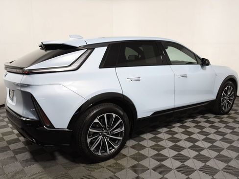 Used 2024 Cadillac Lyriq Sport AWD/4WD image 7