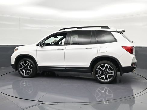 Used 2023 Honda Passport Elite image 8