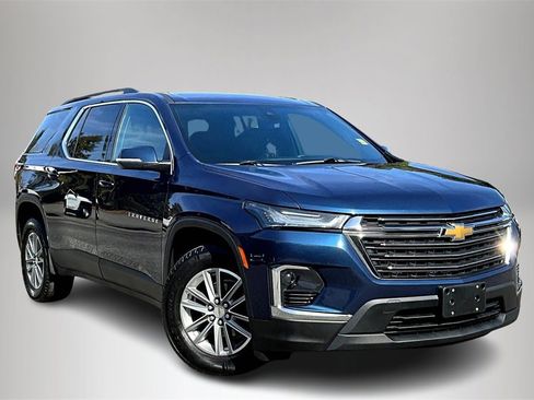 Certified 2022 Chevrolet Traverse LT image 1