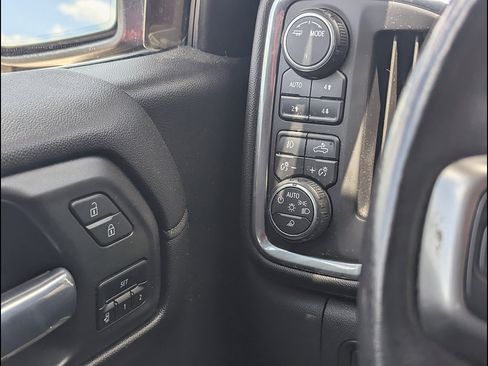 Used 2021 Chevrolet Silverado 1500 LTZ w/ LTZ Premium Package AWD/4WD image 29