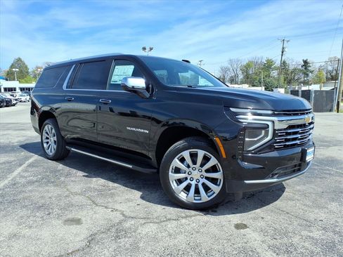 New 2026 Chevrolet Suburban Premier image 2