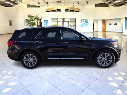 Used 2023 Ford Explorer Limited image 8