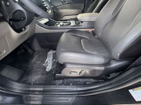 New 2026 Kia Carnival EX image 15