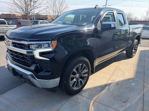 Used 2023 Chevrolet Silverado 1500 LT AWD/4WD image 7