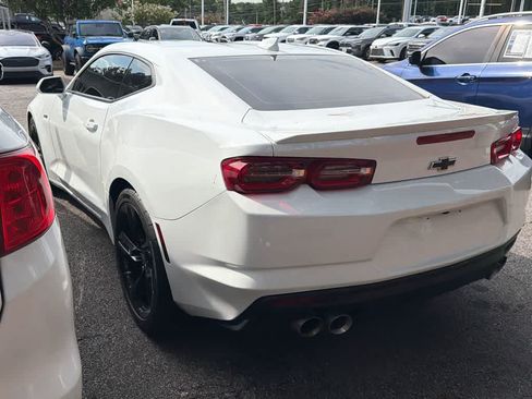 Used 2023 Chevrolet Camaro LT RWD image 8