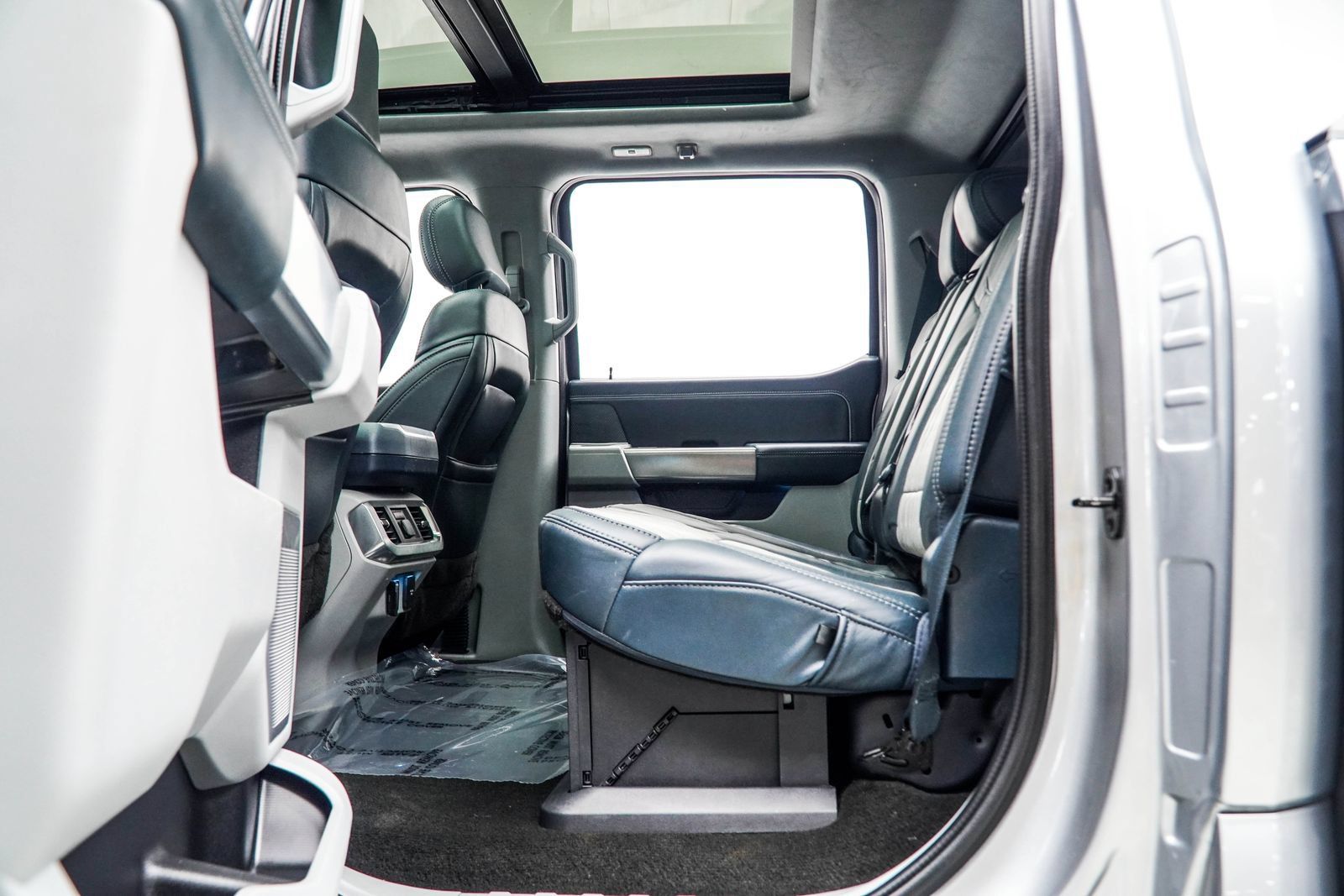 Used 2023 Ford F150 Limited AWD/4WD image 41