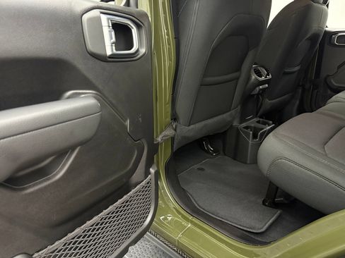 Used 2022 Jeep Wrangler Unlimited Sport AWD/4WD image 41
