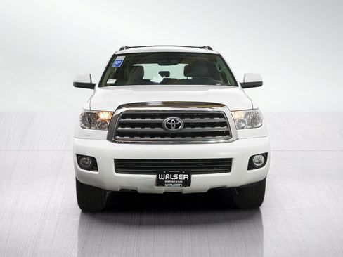 Used 2017 Toyota Sequoia SR5 w/ Premium Package AWD/4WD image 9