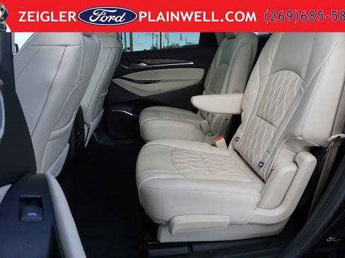 Used 2023 Buick Enclave Avenir w/ Avenir Technology Package AWD/4WD image 12