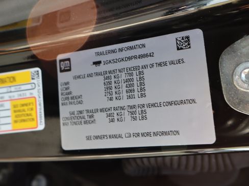 Used 2023 GMC Yukon XL SLT w/ SLT Luxury Package AWD/4WD image 23