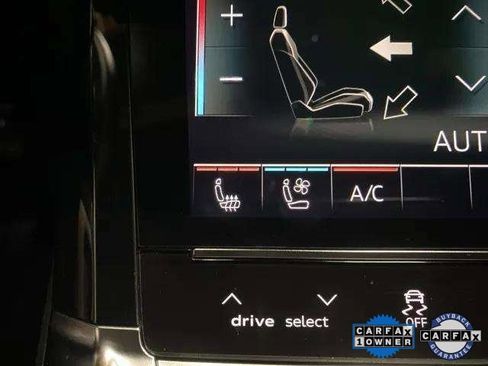 Used 2022 Audi e-tron Premium Plus w/ Premium Plus Package image 56