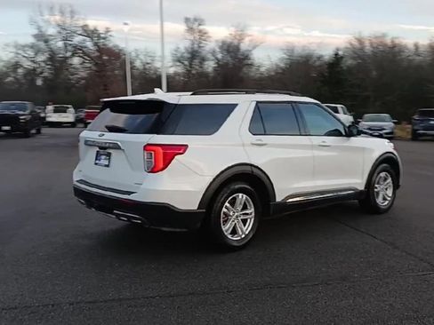 Used 2020 Ford Explorer XLT w/ Equipment Group 202A image 8