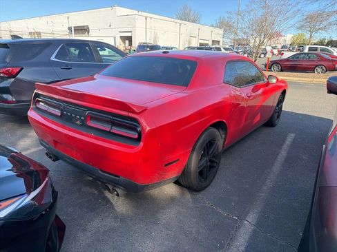 Used 2021 Dodge Challenger SXT w/ Driver Convenience Group image 5