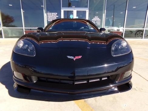 Used 2005 Chevrolet Corvette 1SB Z51 Coupe w/ Preferred Equipment Group image 2