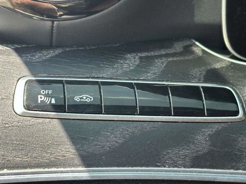 Used 2018 Mercedes-Benz E 63 AMG S image 19