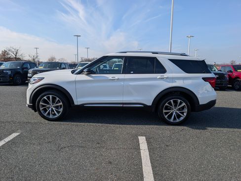 Used 2025 Ford Explorer Platinum w/ Ultimate Package image 6