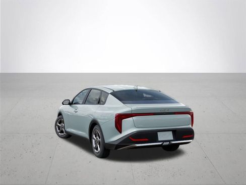 New 2026 Kia K4 LXS image 4