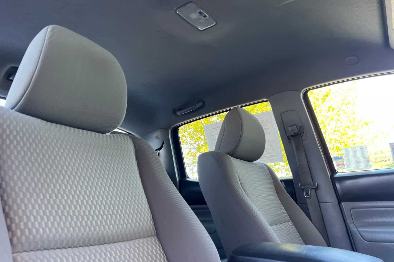 Used 2014 Toyota Tacoma PreRunner w/ SR5 Package RWD image 17