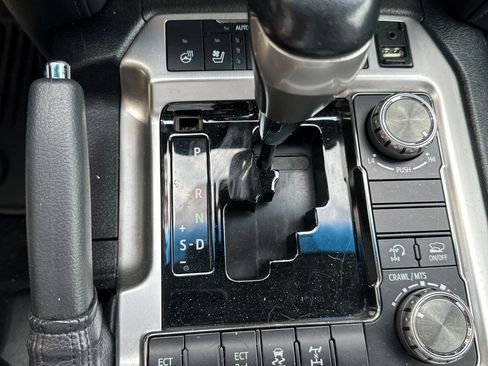 Used 2019 Toyota Land Cruiser AWD/4WD image 16