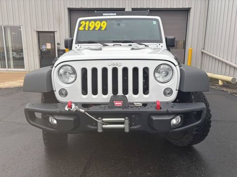 Used 2016 Jeep Wrangler Unlimited Rubicon image 3