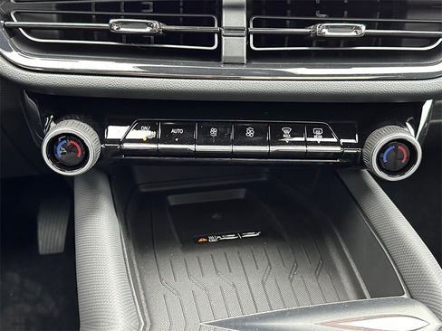 New 2026 Chevrolet Equinox EV RS image 16